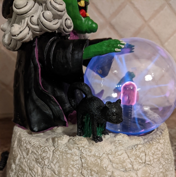 Witch Plasma Ball Globe Light - Picture 5 of 8